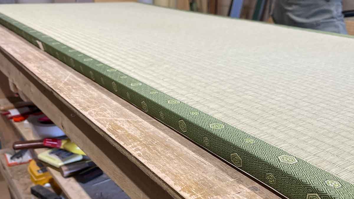 Tatami with invisible seams